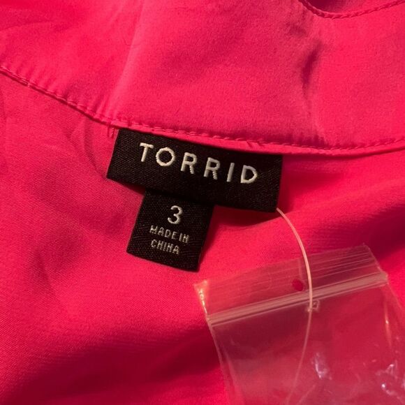 NWT! Torrid pink satin effect blouse. Size 3X - Picture 3 of 9